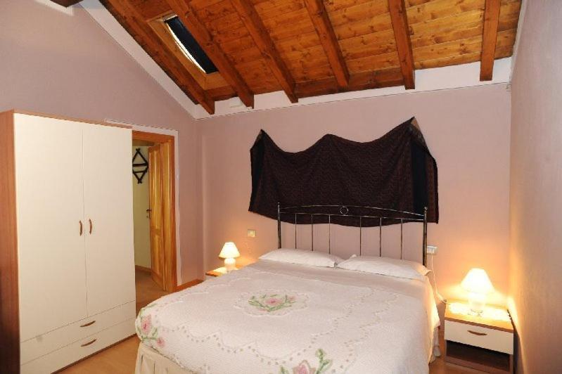 Appartamenti Vacanze E Camere Roccetta Fiorita 페텐나스코 외부 사진