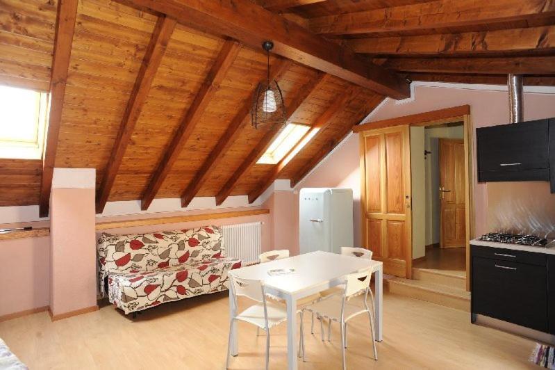 Appartamenti Vacanze E Camere Roccetta Fiorita 페텐나스코 외부 사진