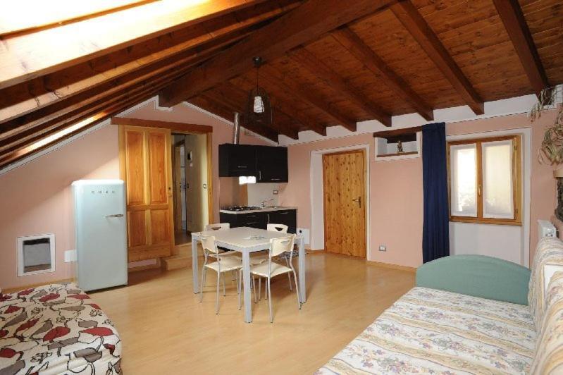 Appartamenti Vacanze E Camere Roccetta Fiorita 페텐나스코 외부 사진