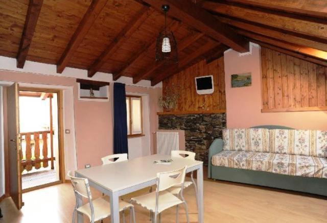 Appartamenti Vacanze E Camere Roccetta Fiorita 페텐나스코 외부 사진