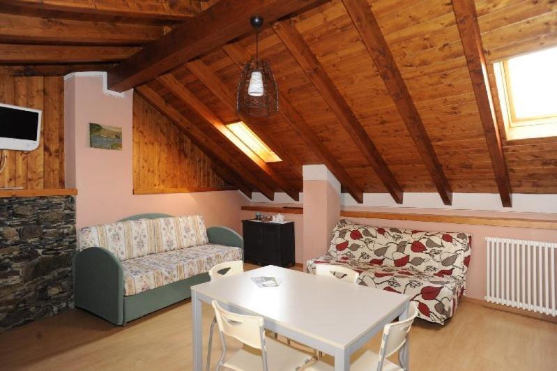 Appartamenti Vacanze E Camere Roccetta Fiorita 페텐나스코 객실 사진